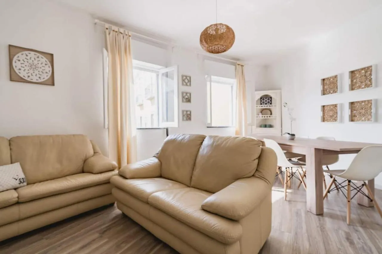 Caíque - Apartamento com 3 Quartos na Zona Típica de Olhão, Algarve, Portugal Portugal
