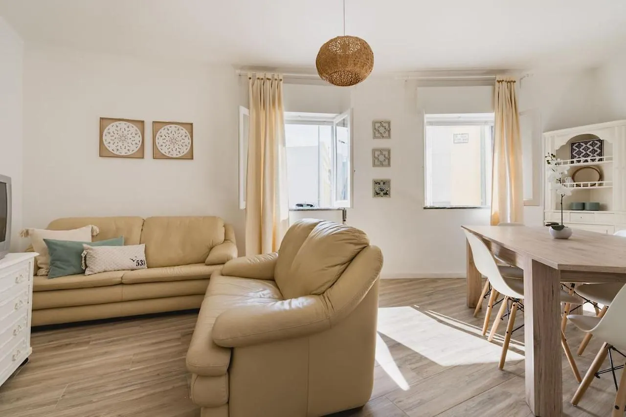 Caíque - Apartamento com 3 Quartos na Zona Típica de Olhão, Algarve, Portugal Portugal