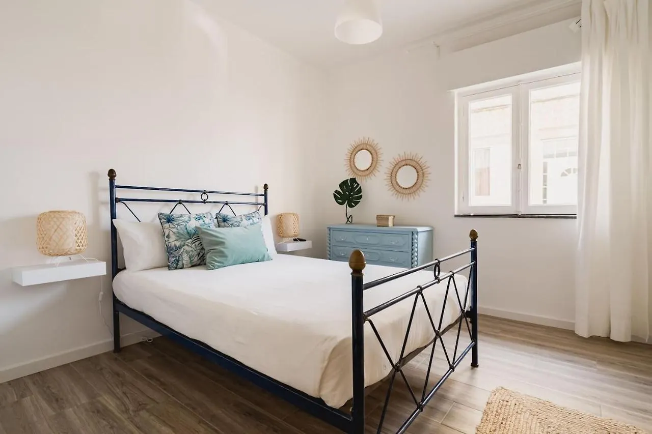 Caíque - Apartamento com 3 Quartos na Zona Típica de Olhão, Algarve, Portugal